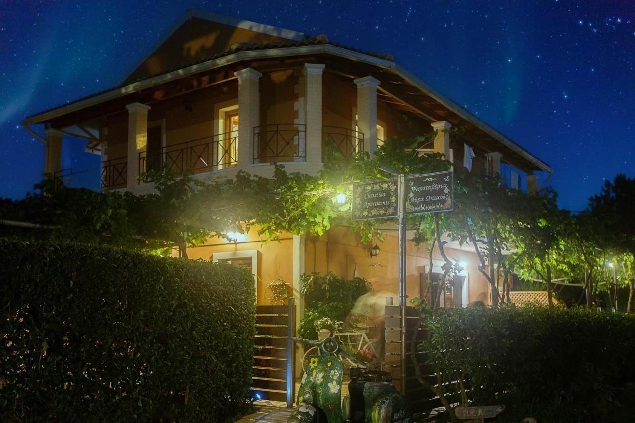 Christinas Lofts Apartment Agios Matthaios  Exterior photo